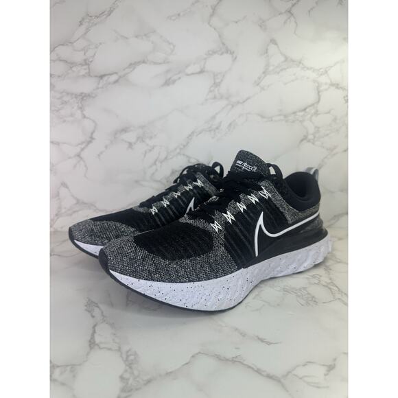 New Nike Mens Size 9.5 White Black React Infinity Run Flyknit 2 CT2357-101 - Picture 1 of 5